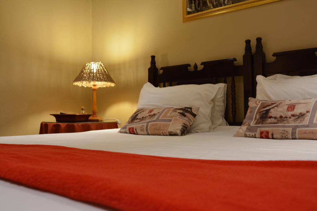 Le Chateau Guest House And Conference Centre Kempton Park Luaran gambar