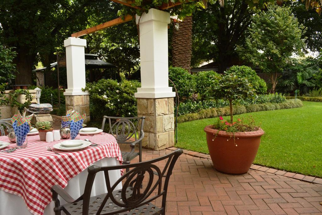 Le Chateau Guest House And Conference Centre Kempton Park Luaran gambar