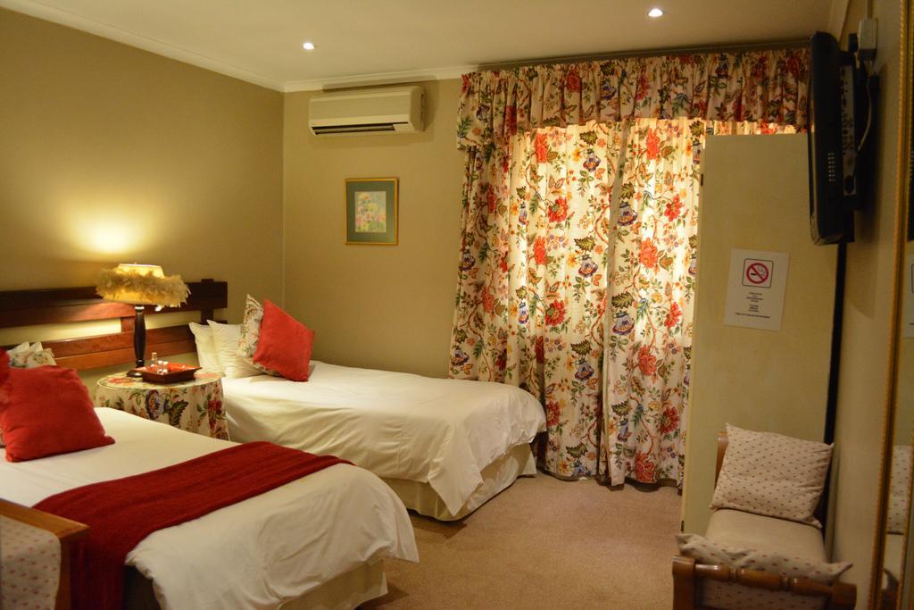 Le Chateau Guest House And Conference Centre Kempton Park Luaran gambar