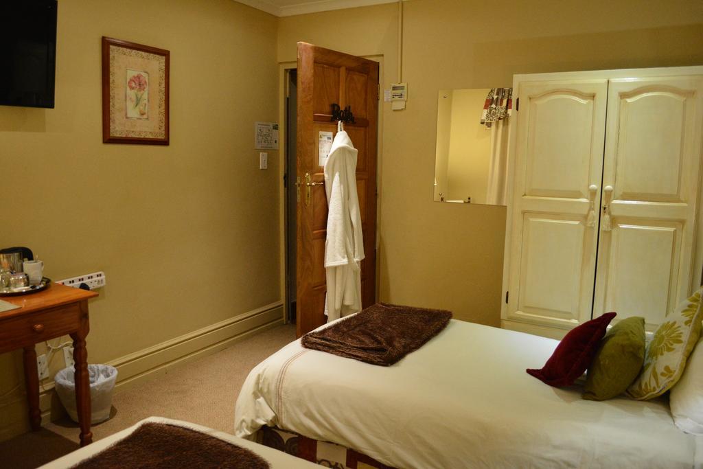 Le Chateau Guest House And Conference Centre Kempton Park Luaran gambar